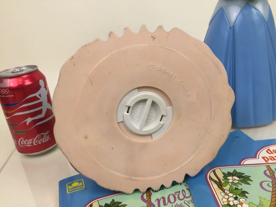 Walt Disney's Snow White And The Seven Dwarfs Snow White Bank + Cinderella Bank + Pair Of Snow White And The Seven Dwarfs Deluxe Paper Doll Golden Books New Old Stock [Photo 9]