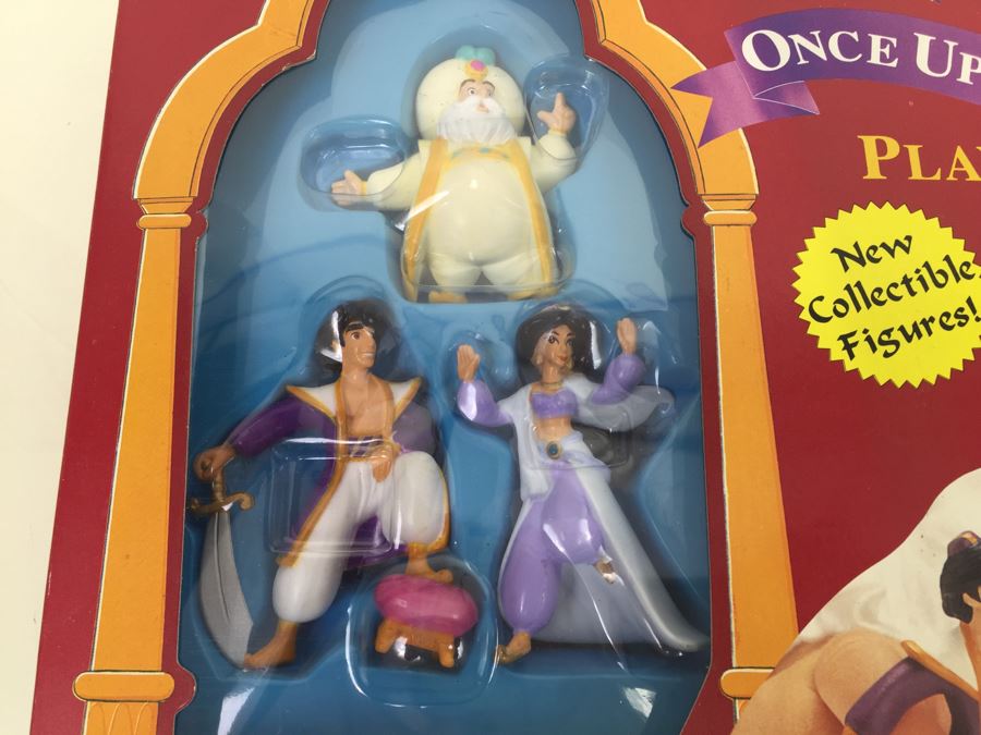Disney's Aladdin Once Upon A Time Playset With New Collectible Figures Mattel 65439 Vintage 1994 [Photo 2]
