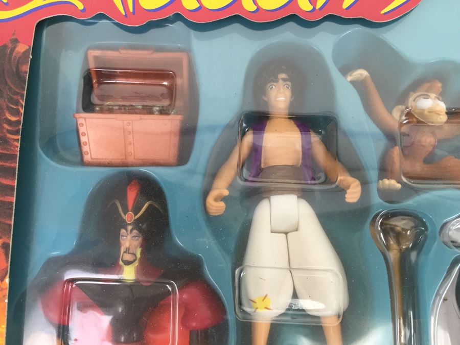Pair Of Disney's Aladdin Aladdin, Abu & Lafar Action Figure Playset Mattel 5303 Vintage New In Box [Photo 7]