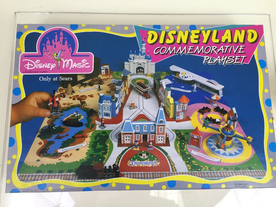 DISNEYLAND Commemorative Playset Disney Magic Only at SEARS Item No. 60309 New In Box [Photo 4]