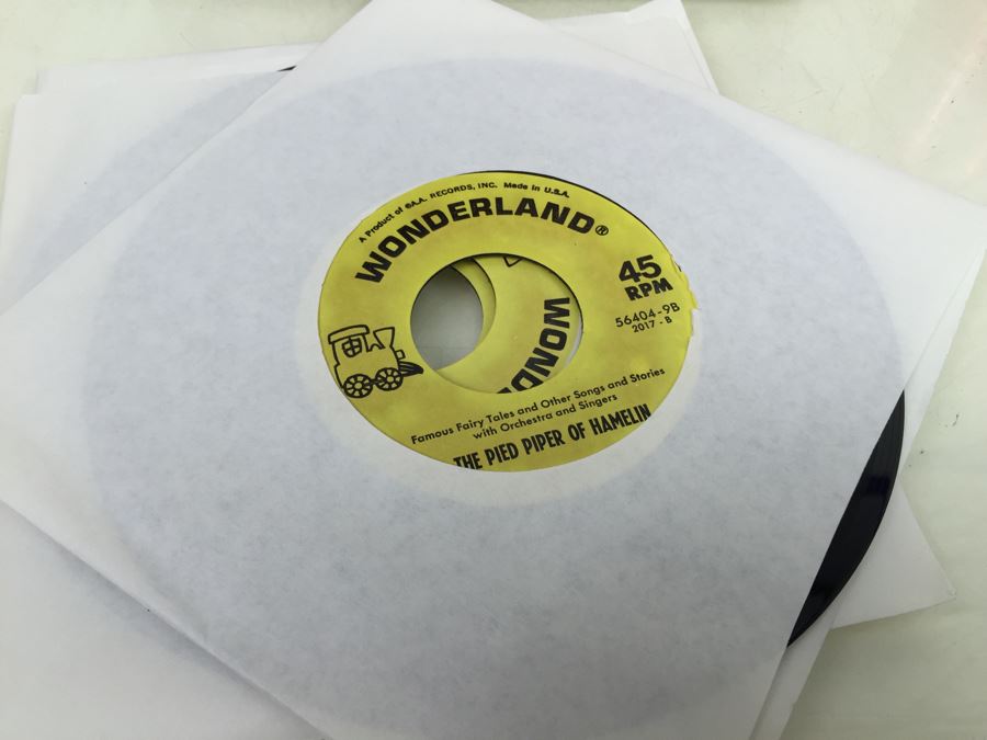 Winnie The Pooh And Tigger, Too 45 RPM Record Carrying Case With (5) 45RPM Records New Old Stock [Photo 13]