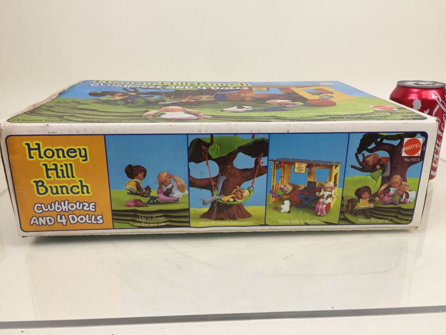 Honey Hill Bunch Clubhouse And 4 Dolls Mattel 9373 New In Box [Photo 2]