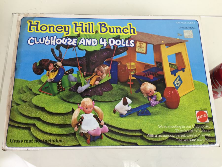 Honey Hill Bunch Clubhouse And 4 Dolls Mattel 9373 New In Box [Photo 6]