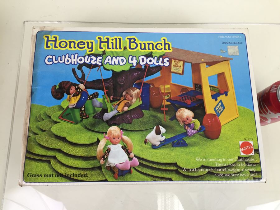 Honey Hill Bunch Clubhouse And 4 Dolls Mattel 9373 New In Box
