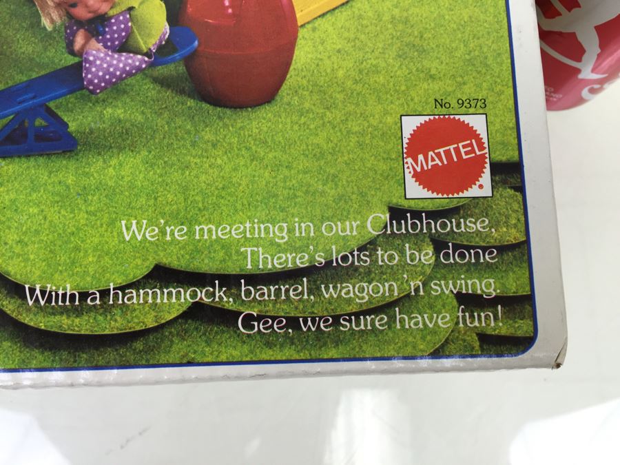 Honey Hill Bunch Clubhouse And 4 Dolls Mattel 9373 New In Box [Photo 5]