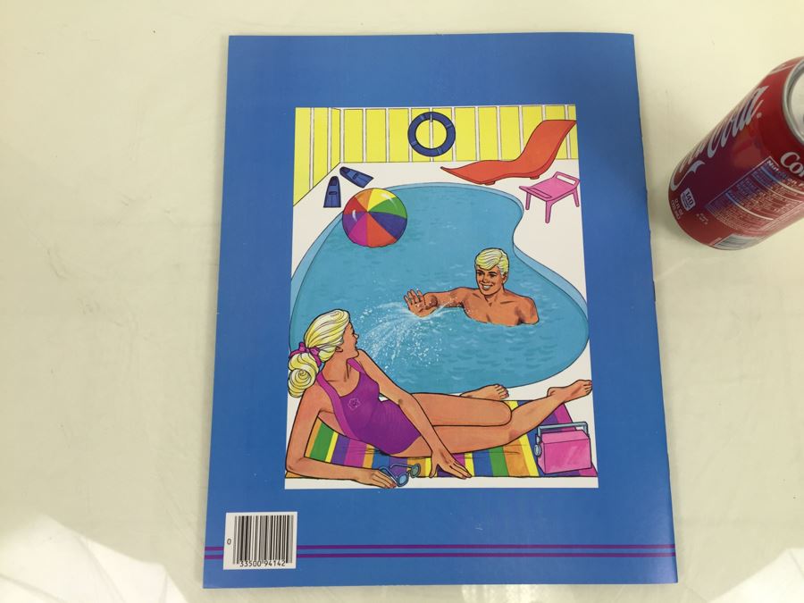 Sunsational Malibu Barbie Paper Doll Book Mattel New Old Stock Vintage 1983 [Photo 2]