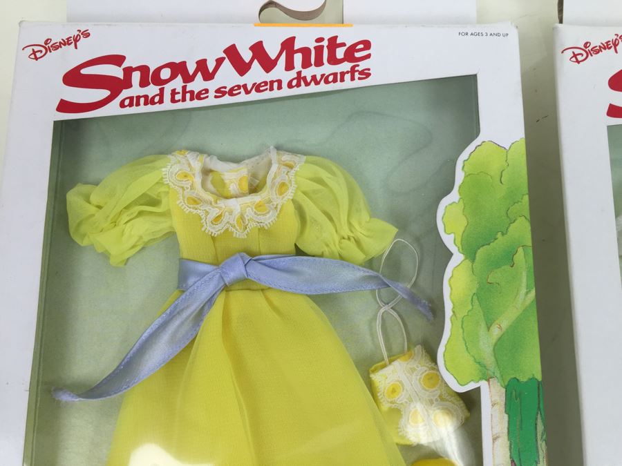 Pair Of Disney Snow White And The Seven Dwarfs Outfits And Accessories 11 1/2' Doll New In Box Vintage The Walt Disney Company Bikin [Photo 4]