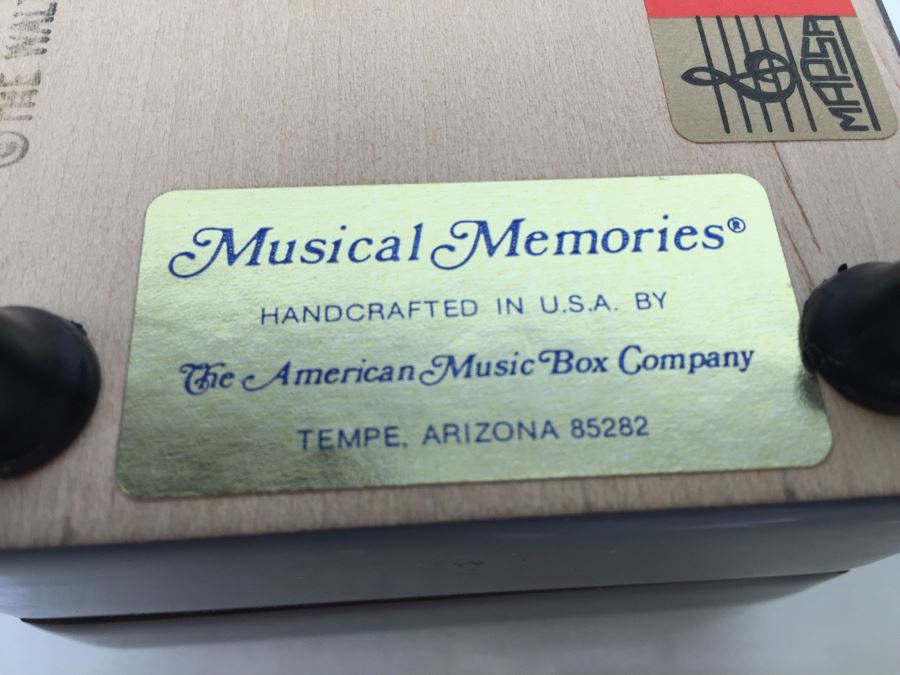 The Walt Disney Company MAPSA Music Box Under The Sea The American Music Box Company The Little Mermaid [Photo 10]