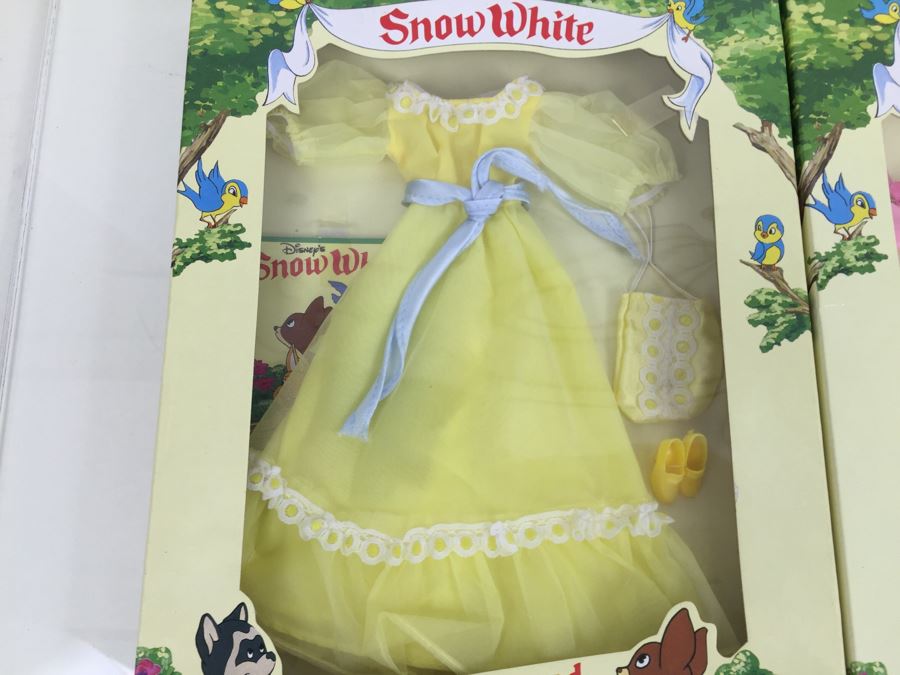 (5) Disney's Snow White And The Seven Dwarfs Outfits And Accessories 11 1/2' Doll New In Box Vintage The Walt Disney Company Bikin [Photo 12]