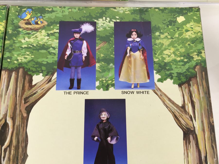 (5) Disney's Snow White And The Seven Dwarfs Outfits And Accessories 11 1/2' Doll New In Box Vintage The Walt Disney Company Bikin [Photo 17]