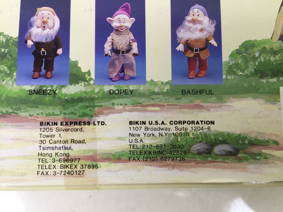 (5) Disney's Snow White And The Seven Dwarfs Outfits And Accessories 11 1/2' Doll New In Box Vintage The Walt Disney Company Bikin [Photo 20]