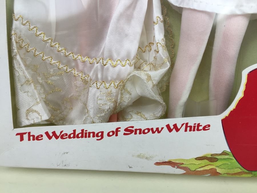 Disney's Snow White And The Seven Dwarfs 'The Wedding Of Snow White' Dolls New In Box Bikin Vintage [Photo 8]