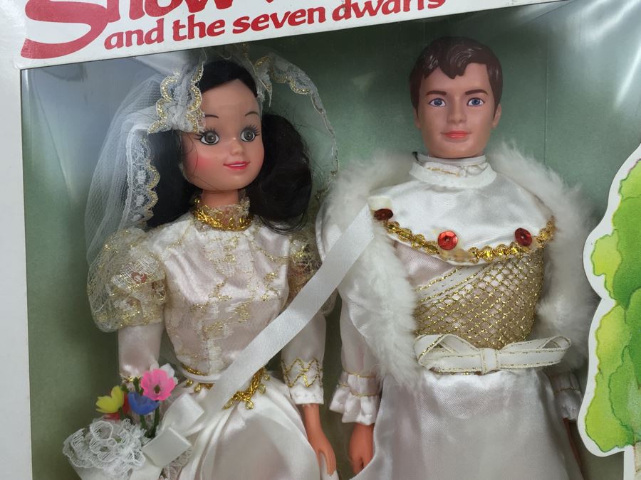 Disney's Snow White And The Seven Dwarfs 'The Wedding Of Snow White' Dolls New In Box Bikin Vintage [Photo 6]