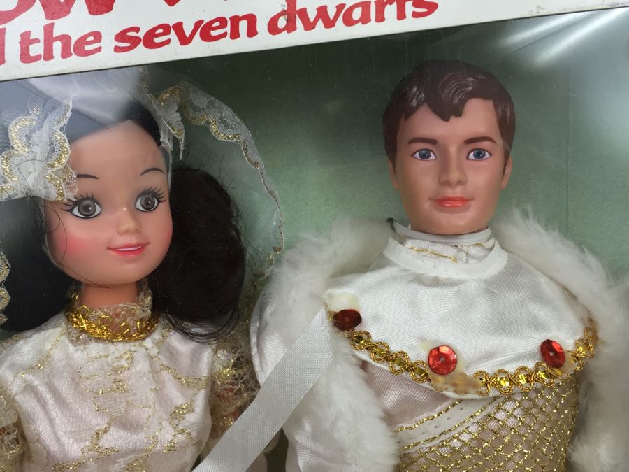 Disney's Snow White And The Seven Dwarfs 'The Wedding Of Snow White' Dolls New In Box Bikin Vintage [Photo 5]