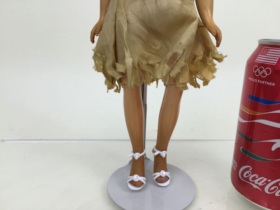 Vintage Doll With Stand [Photo 6]