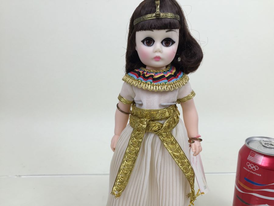 Vintage Madame Alexander 'Cleopatra' Doll With Stand [Photo 6]