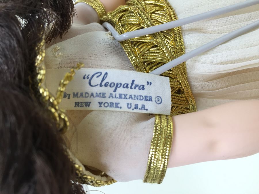 Vintage Madame Alexander 'Cleopatra' Doll With Stand [Photo 12]