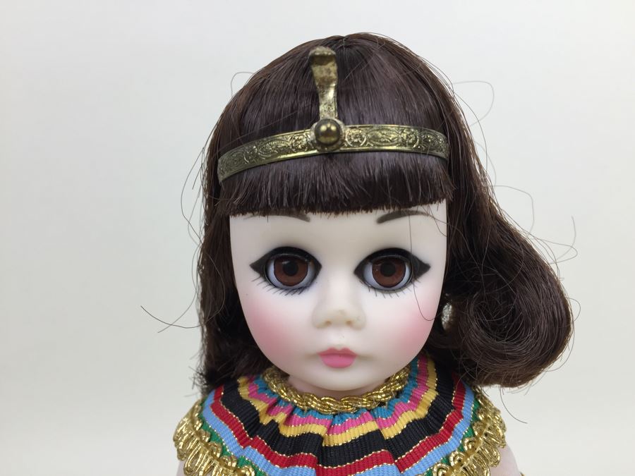 Vintage Madame Alexander 'Cleopatra' Doll With Stand [Photo 4]