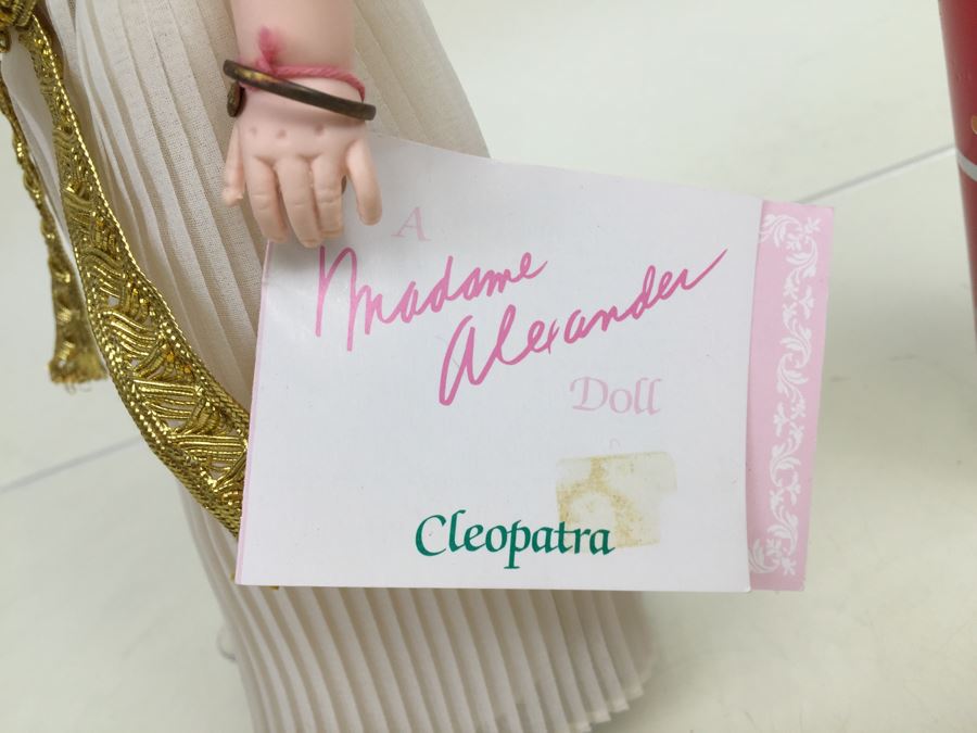 Vintage Madame Alexander 'Cleopatra' Doll With Stand [Photo 9]