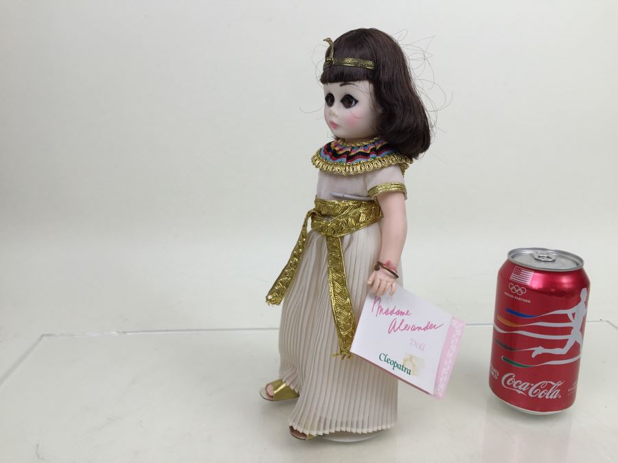 Vintage Madame Alexander 'Cleopatra' Doll With Stand [Photo 3]