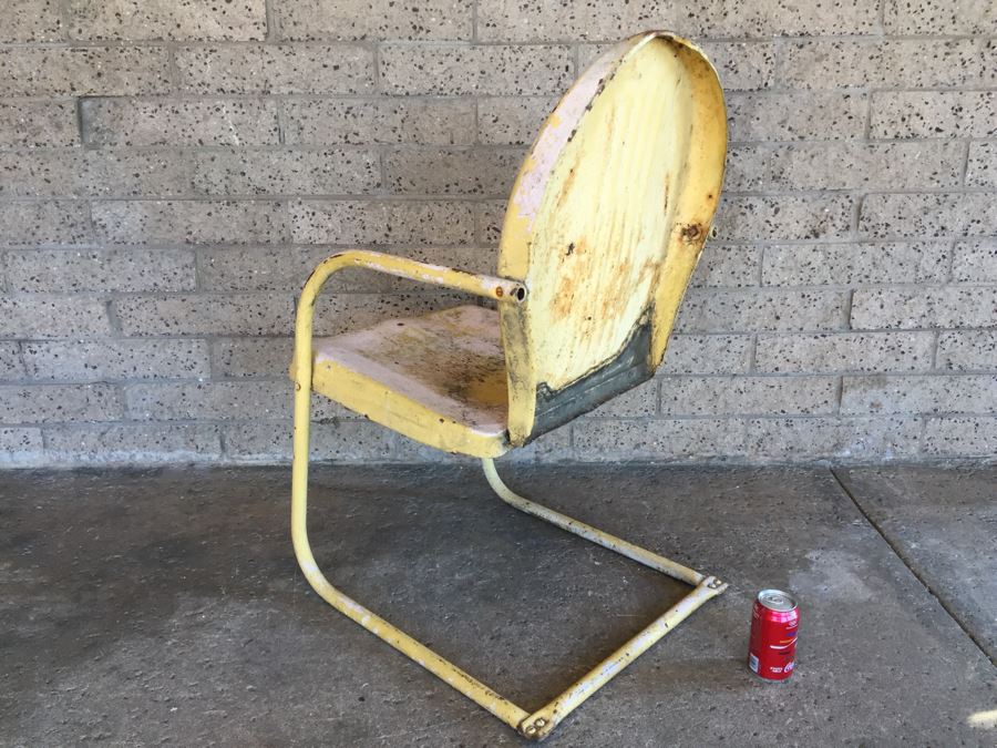 Vintage Metal Shell Chair [Photo 3]