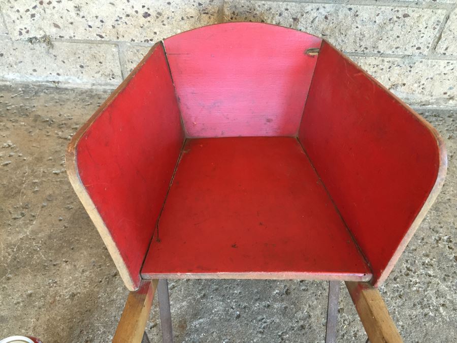 Vintage Child's Toy Wheelbarrow [Photo 8]