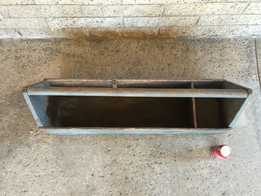 Long Vintage Wooden Tool Box [Photo 8]