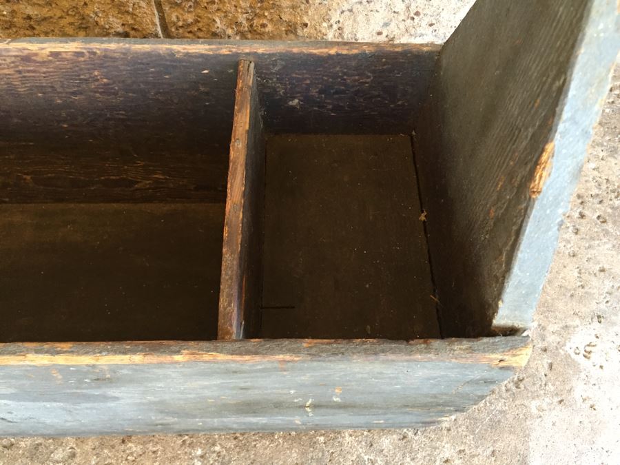 Long Vintage Wooden Tool Box [Photo 7]