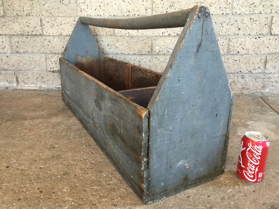 Long Vintage Wooden Tool Box [Photo 2]