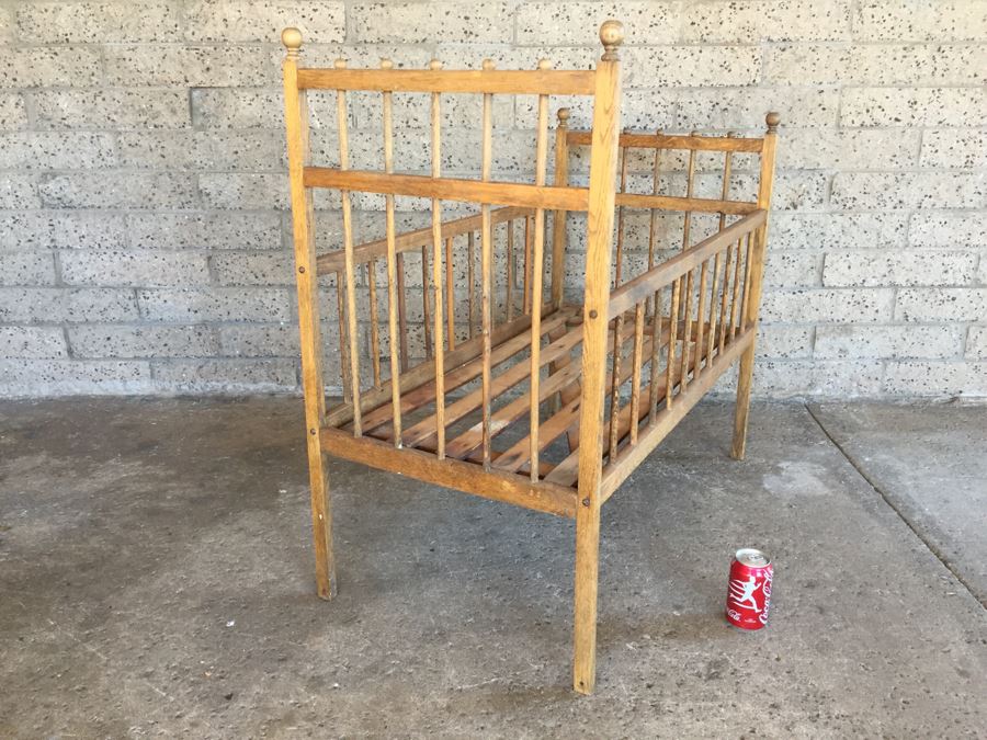 Vintage Wooden Crib [Photo 4]