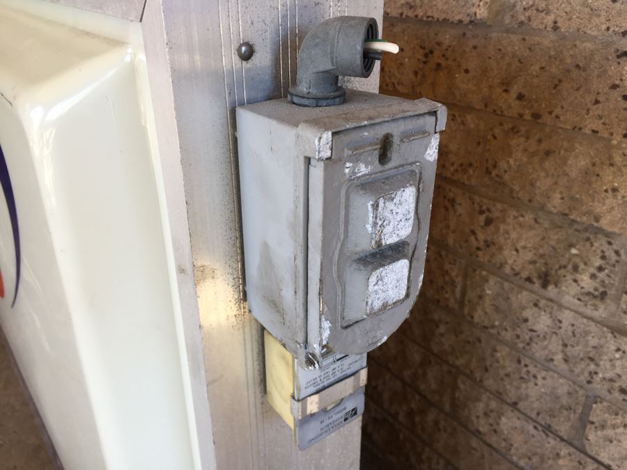 Large Double Sided AAA Triple A 'Show Your Card Approved Lodging' Vintage Hotel Electric Sign With Hook Brackets For Hanging Dualite [Photo 6]