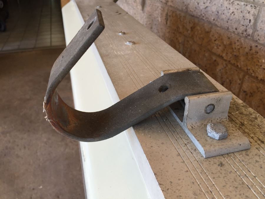 Large Double Sided AAA Triple A 'Show Your Card Approved Lodging' Vintage Hotel Electric Sign With Hook Brackets For Hanging Dualite [Photo 9]