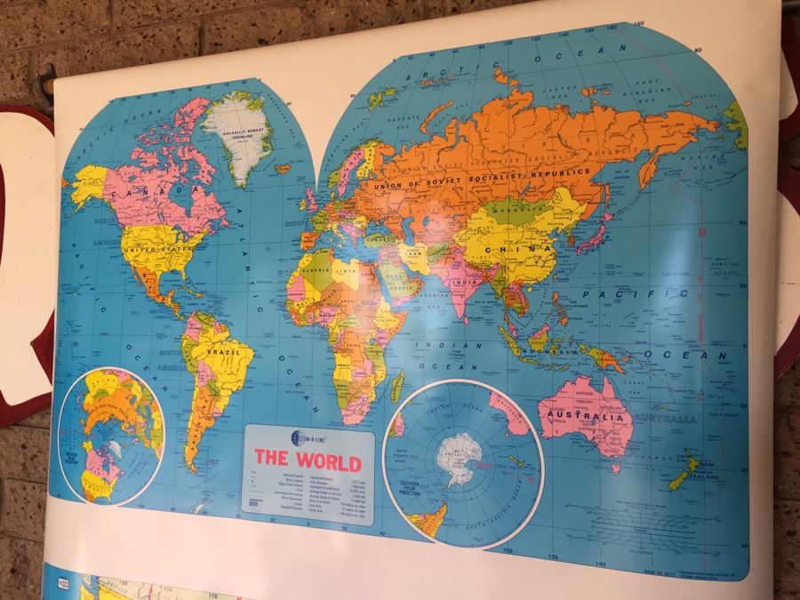 Vintage Econ-O-Line The World School Pull Down Map [Photo 2]
