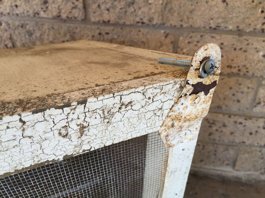 Shabby Chic Two Tier Enclosed Chicken Wire Coop [Photo 12]