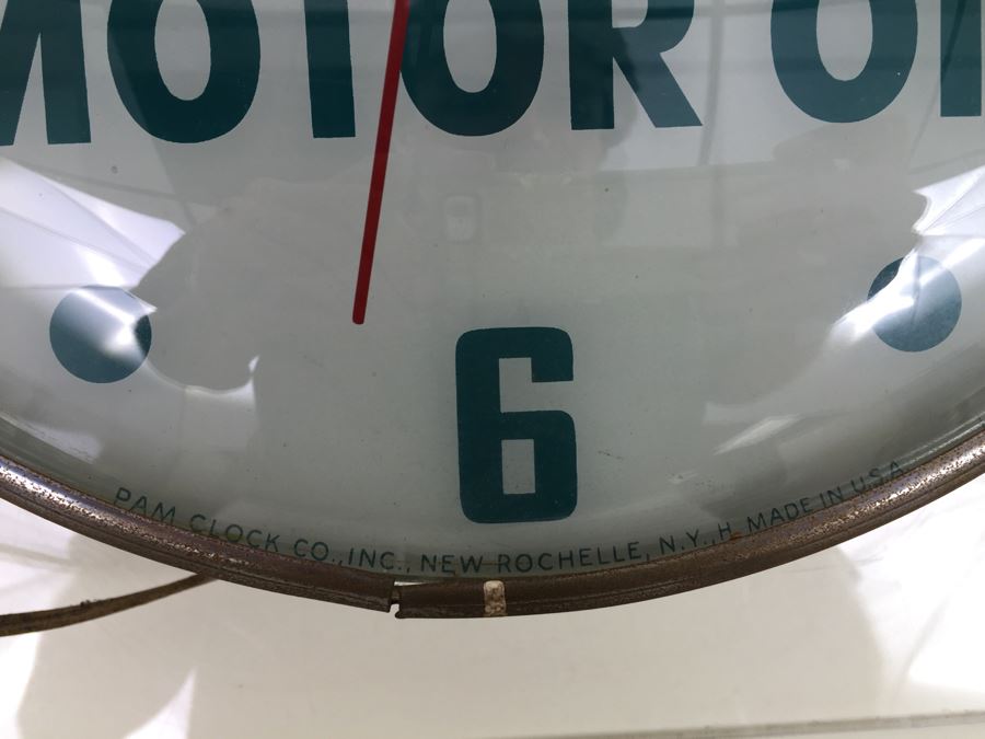 'Ask For VALVOLINE Motor Oil' PAM Clock Co. Illuminated Clock 1272 [Photo 9]
