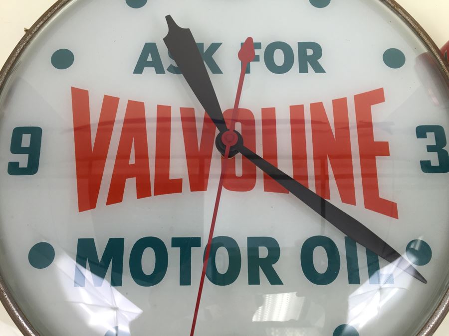 'Ask For VALVOLINE Motor Oil' PAM Clock Co. Illuminated Clock 1272 [Photo 4]