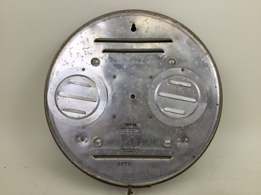 'Ask For VALVOLINE Motor Oil' PAM Clock Co. Illuminated Clock 1272