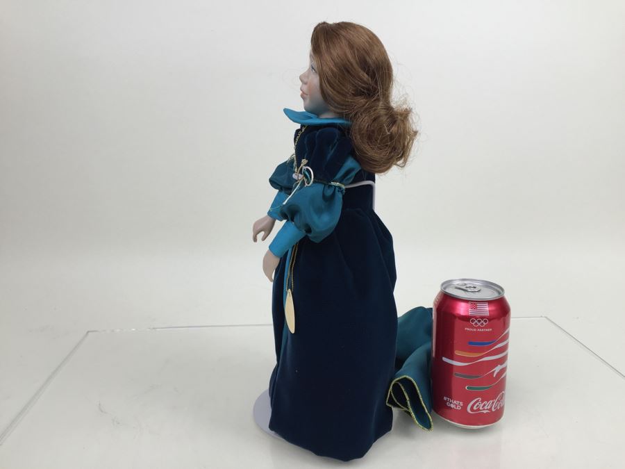 Faith Wick For Elegante Dolls By Dakin 70-0090 Beauty With Stand [Photo 10]