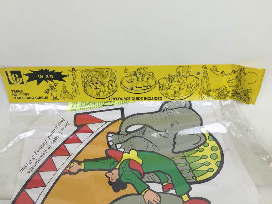 TREND Bulletin Board Three-Ring Circus In 3-D No. T-757 New In Packaging Vintage 1977 [Photo 4]