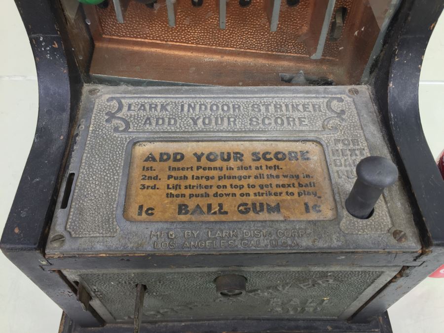 Lark Indoor Striker Ball Gum Stimulator Circa 1930's Los Angeles CA