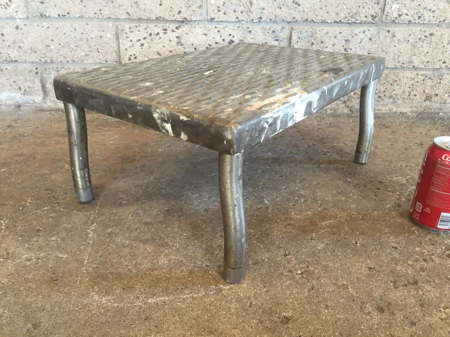 Industrial Steel Step Stool [Photo 2]