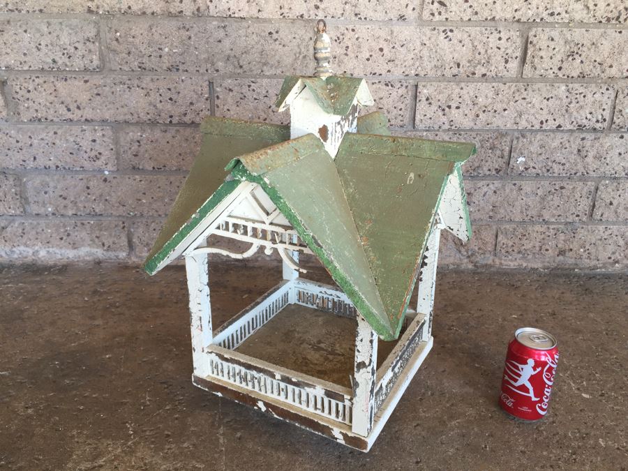 Old Wooden Shabby Chic Hanging Bird House [Photo 4]