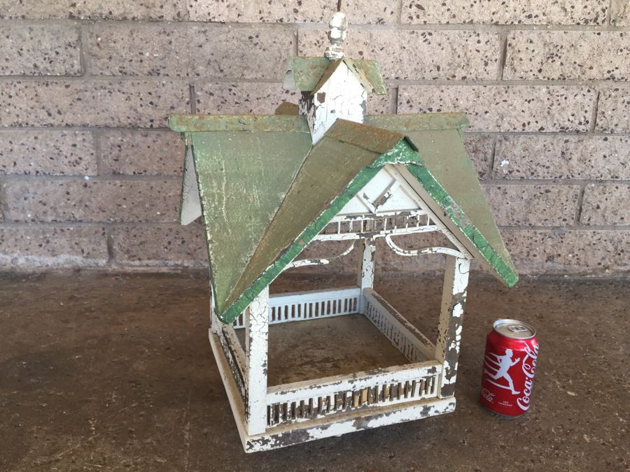 Old Wooden Shabby Chic Hanging Bird House [Photo 7]
