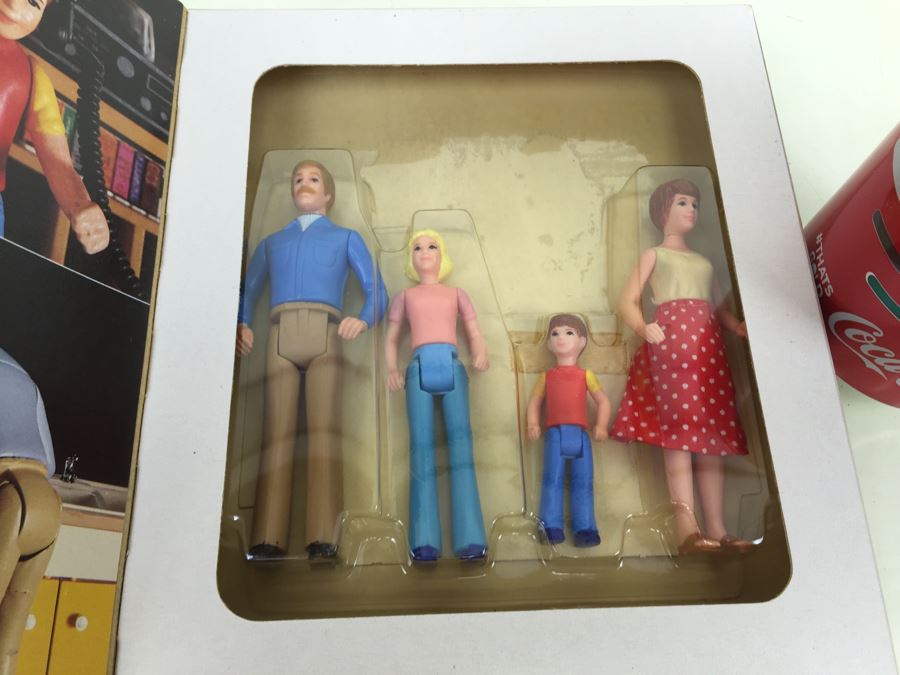 Smaller Homes Dollhouse Family Figurines Action Figures TOMY 2422 Vintage [Photo 7]