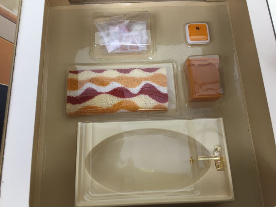 Smaller Homes Dollhouse Modern Bathtub TOMY 2408 Vintage [Photo 3]