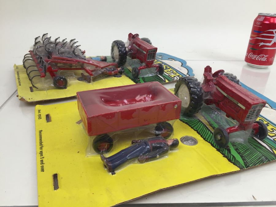 Pair Of ERTL Farm Set Tractor Farming Sets New Old Stock Sealed [Photo 12]
