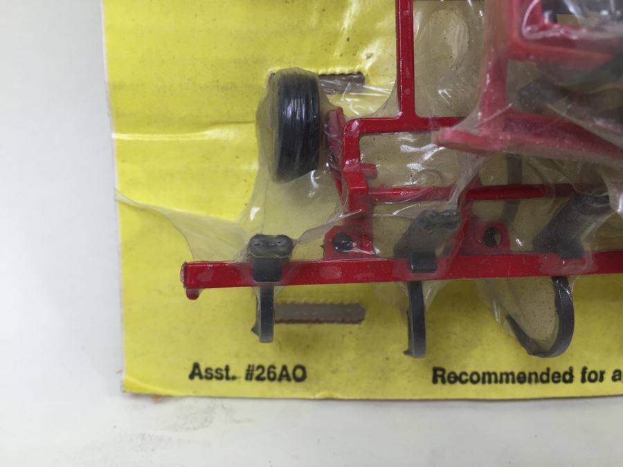 Pair Of ERTL Farm Set Tractor Farming Sets New Old Stock Sealed [Photo 8]