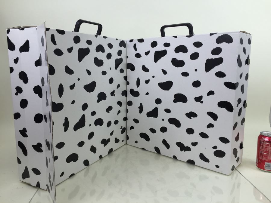 Disney's 101 Dalmatians Official Special Edition Collector Set From McDonalds Happy Meal Toys With Carrying Display Case And Certificate Of Authenticity Vintage 1996 [Photo 7]