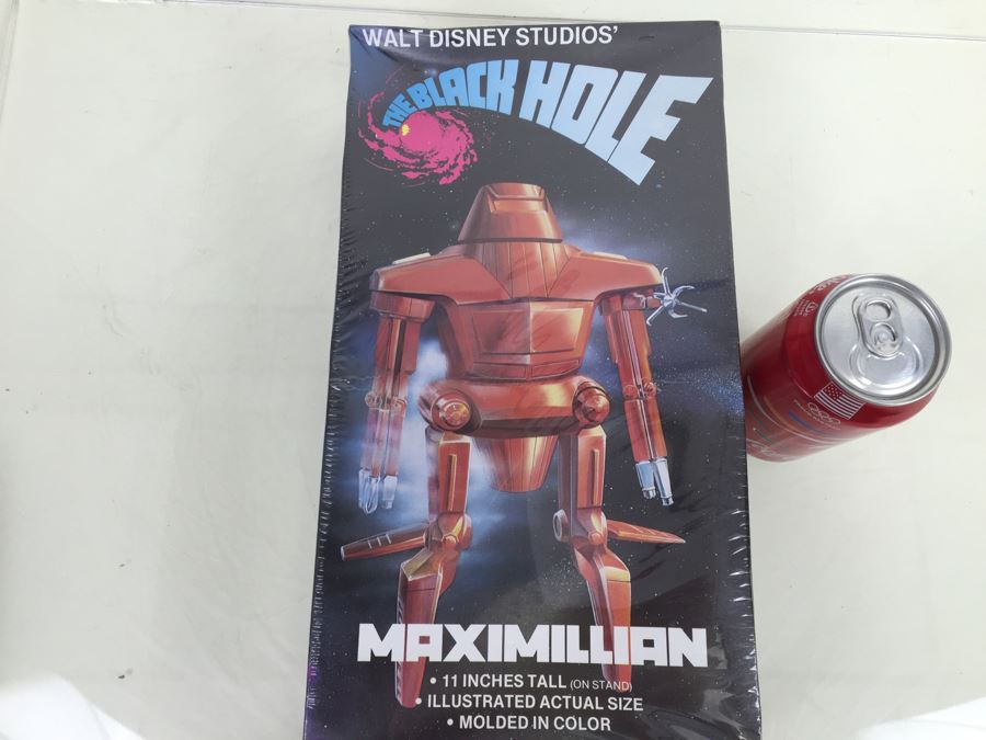 Walt Disney Studios' The Black Hole 'Maximillian' 11' Tall Robot Model MPC Model Kit Vintage 1979 New Old Stock Sealed [Photo 7]
