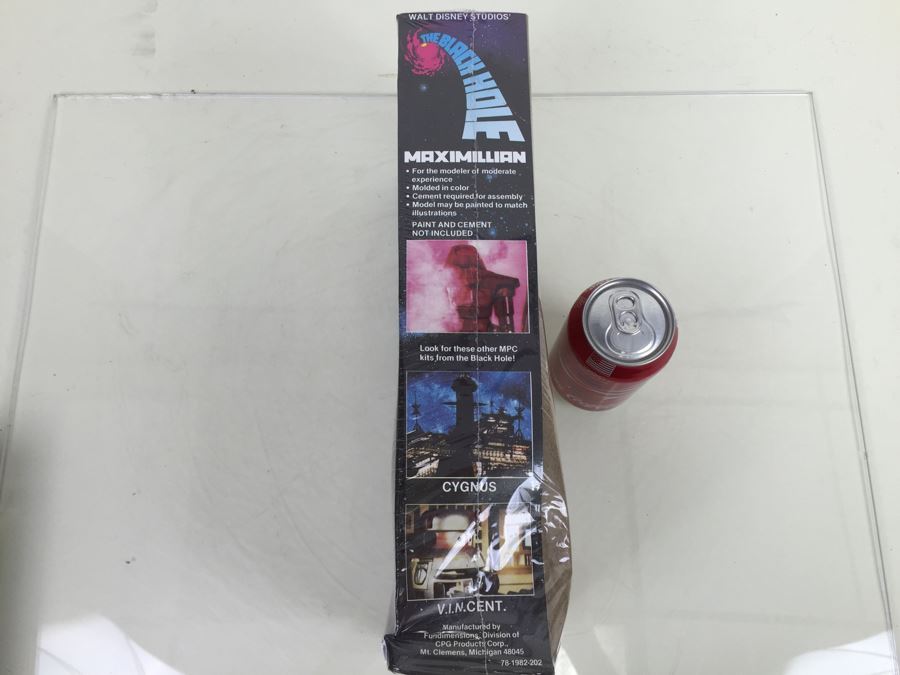 Walt Disney Studios' The Black Hole 'Maximillian' 11' Tall Robot Model MPC Model Kit Vintage 1979 New Old Stock Sealed [Photo 2]